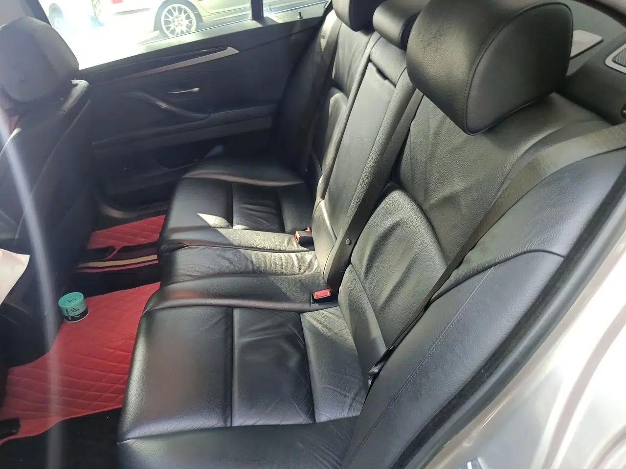BMW 5 Series 2014 520Li Elegant Model — миниатюра 17