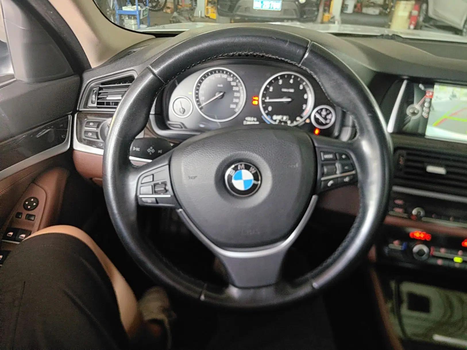 BMW 5 Series 2017 525Li Leading Model — миниатюра 13