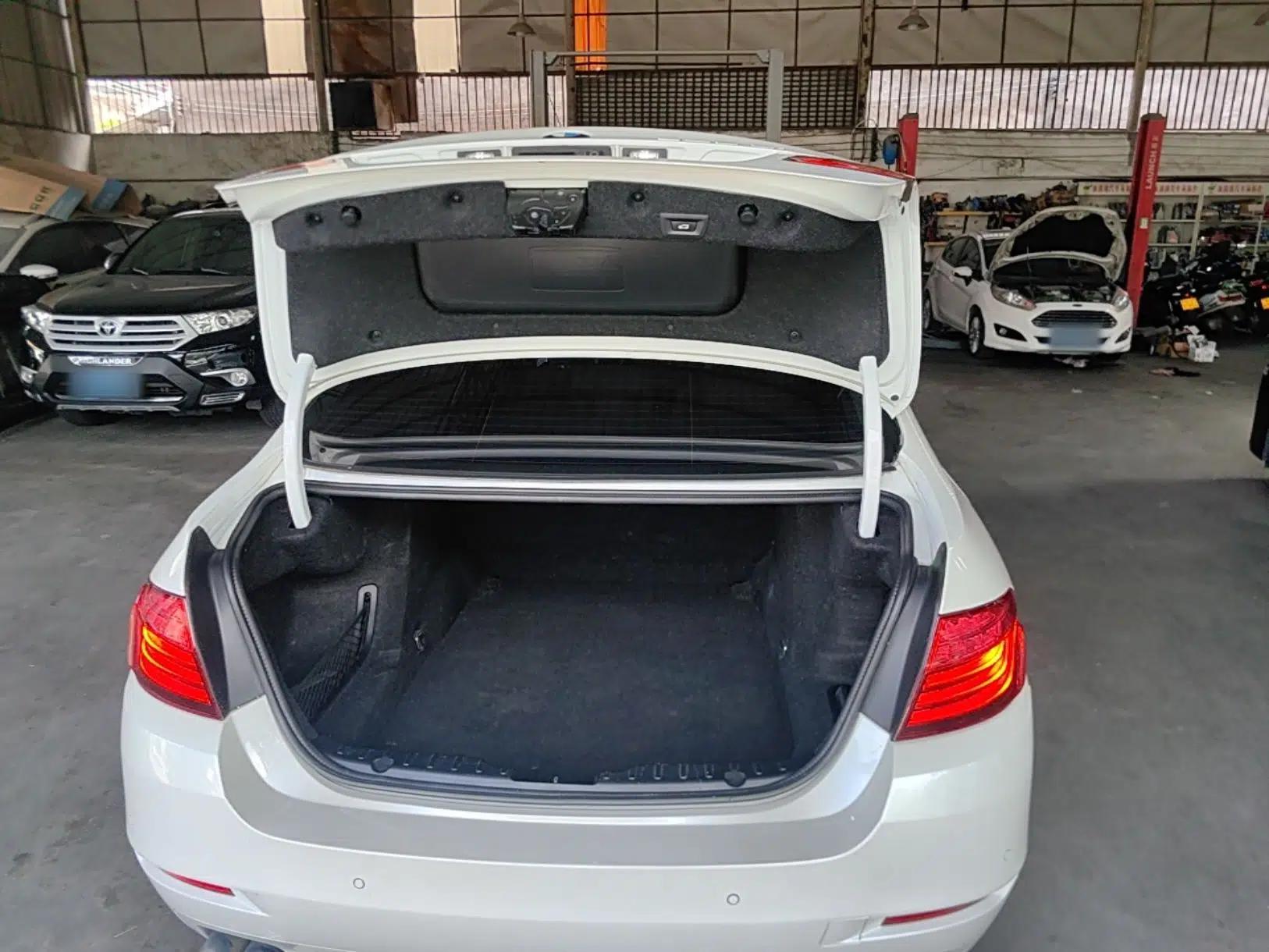 BMW 5 Series 2017 525Li Leading Model — миниатюра 22