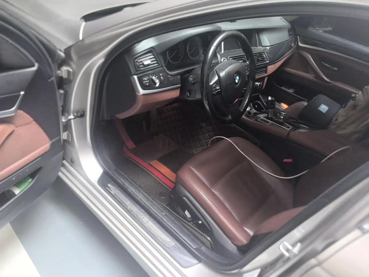 BMW 5 Series 2017 520Li Elegant Edition — миниатюра 16