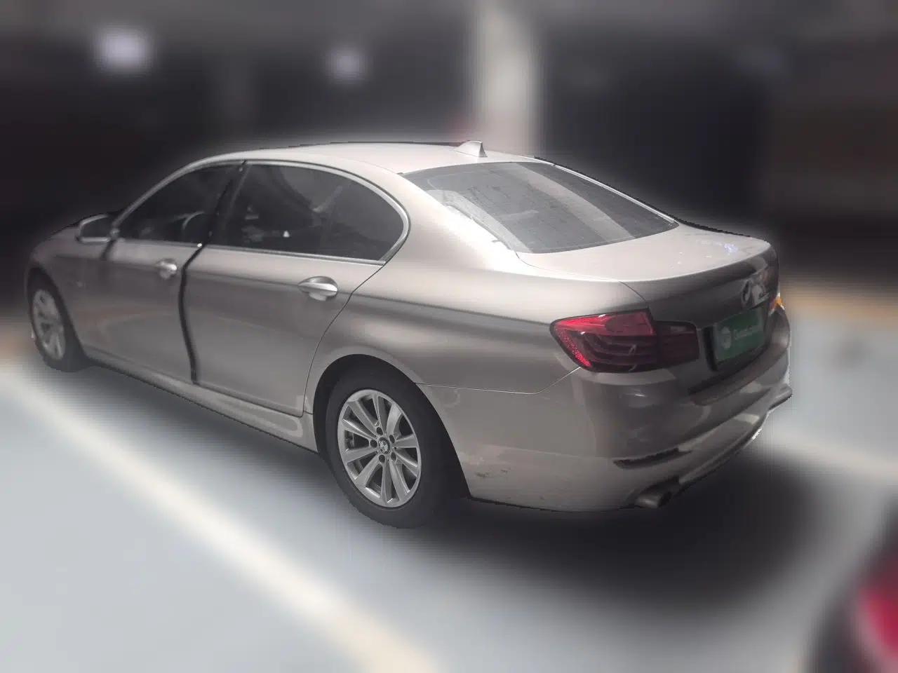 BMW 5 Series 2017 520Li Elegant Edition — миниатюра 4