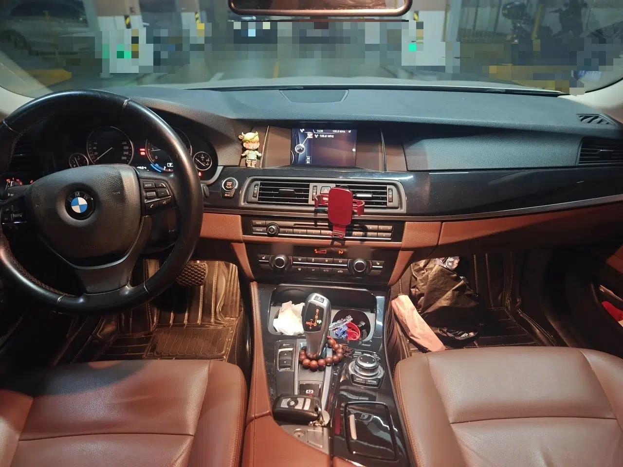BMW 5 Series 2017 520Li Elegant Edition — миниатюра 9