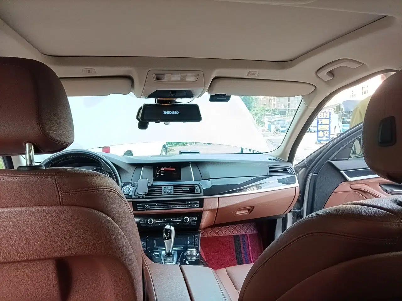 BMW 5 Series 2017 520Li Elegant Edition — миниатюра 18