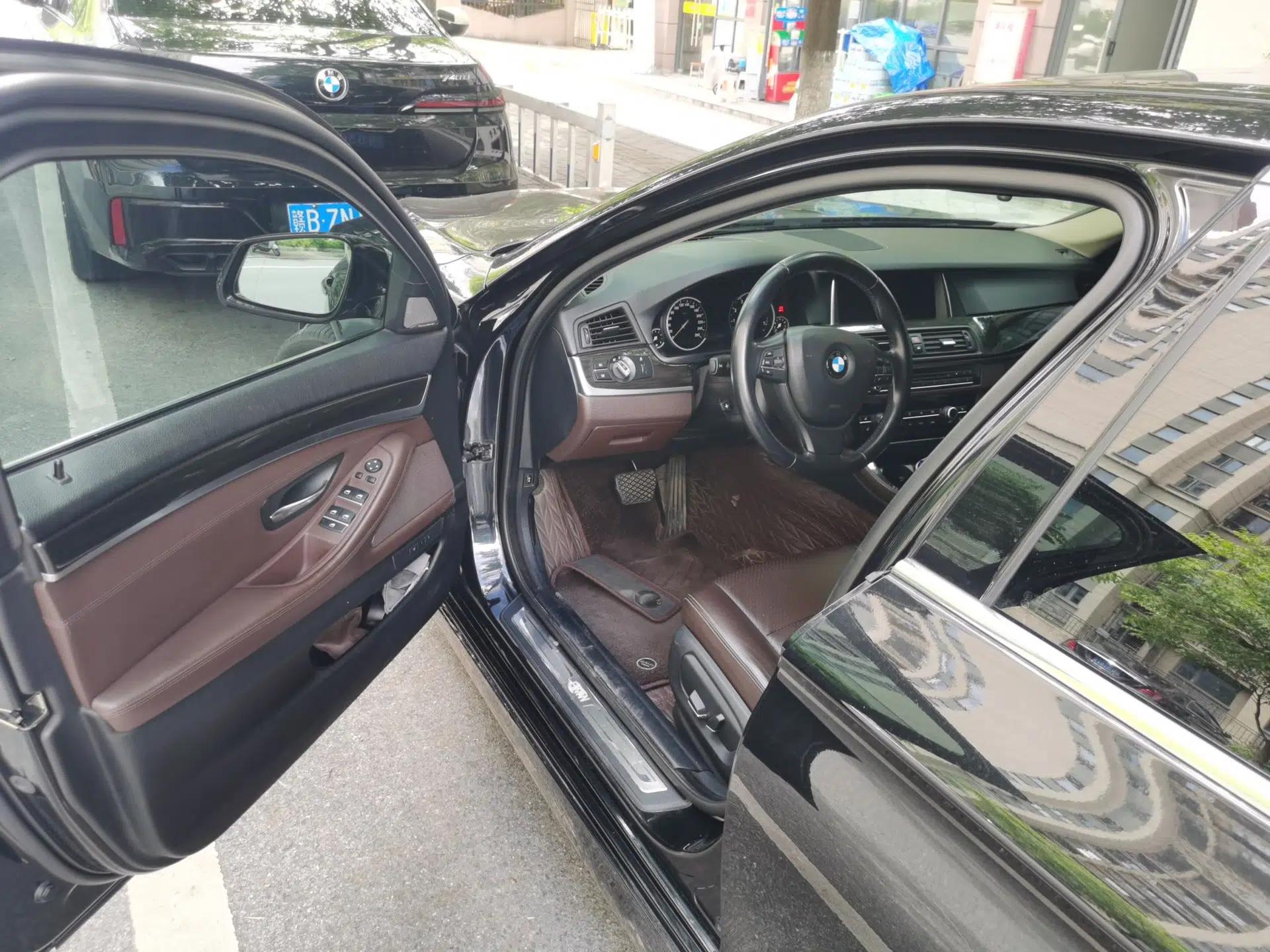 BMW 5 Series 2017 525Li Luxury Design Package — миниатюра 16