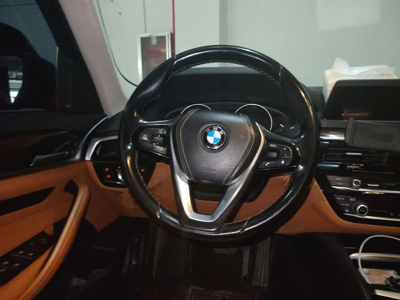BMW 5 Series 2018 528Li Launch Special Edition — миниатюра 10