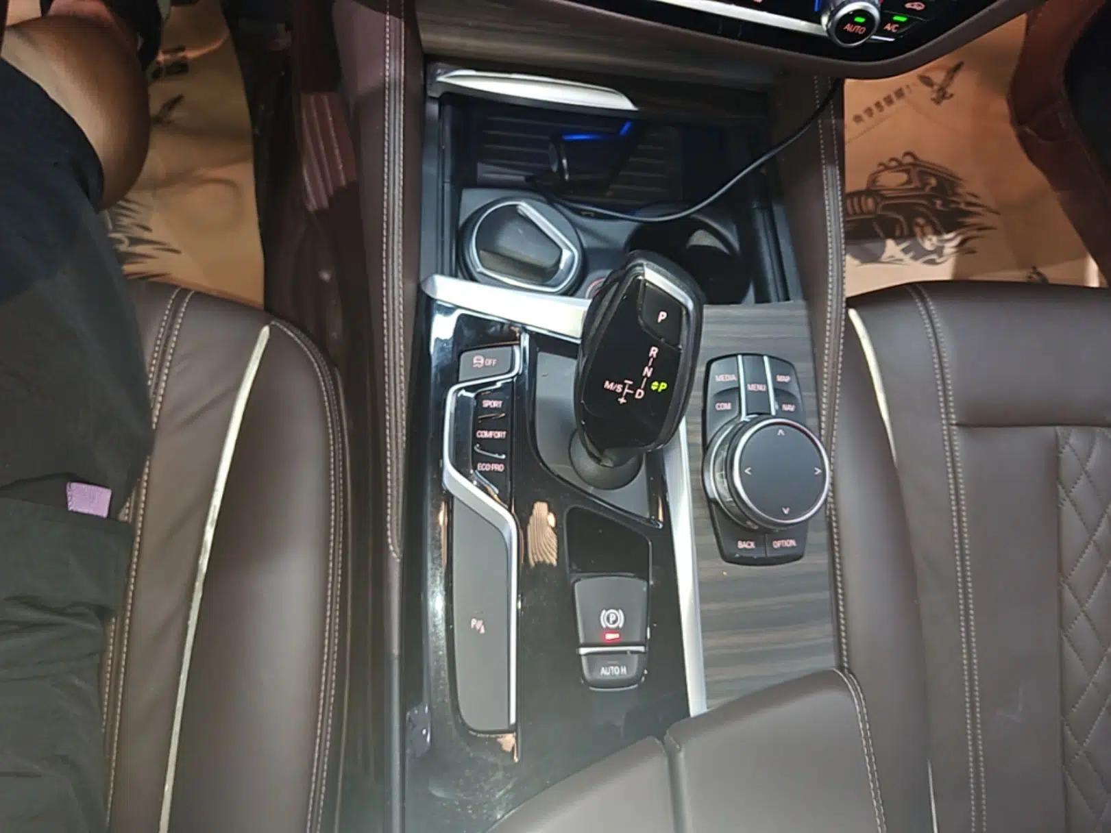 BMW 5 Series 2018 530Li Leading Edition Luxury Package — миниатюра 16