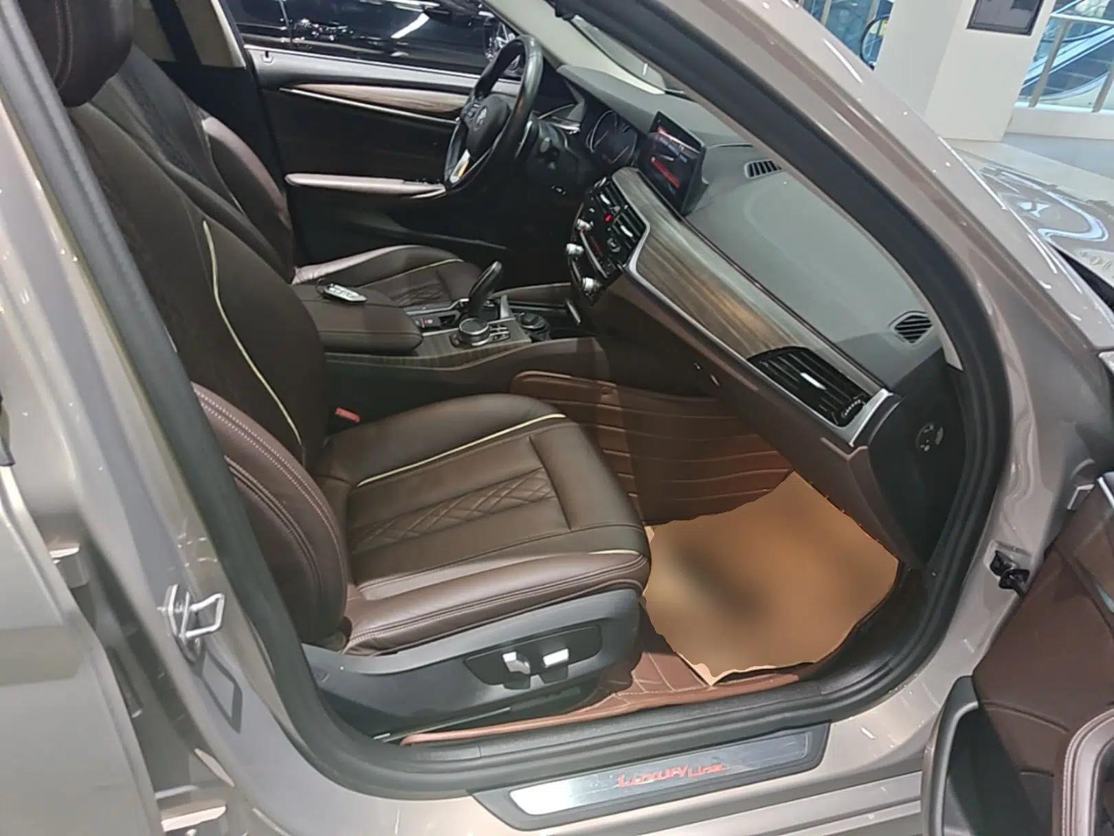 BMW 5 Series 2018 530Li Leading Edition Luxury Package — миниатюра 19