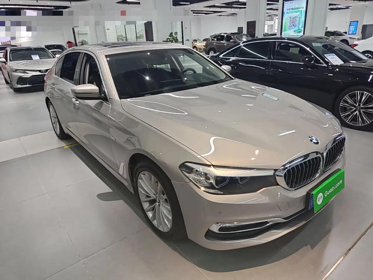 BMW 5 Series 2018 530Li Leading Edition Luxury Package — миниатюра 3