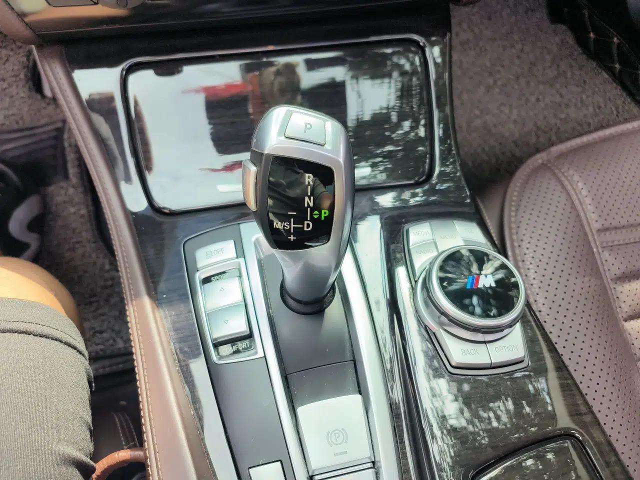 BMW 5 Series 2017 525Li Luxury Design Package — миниатюра 14