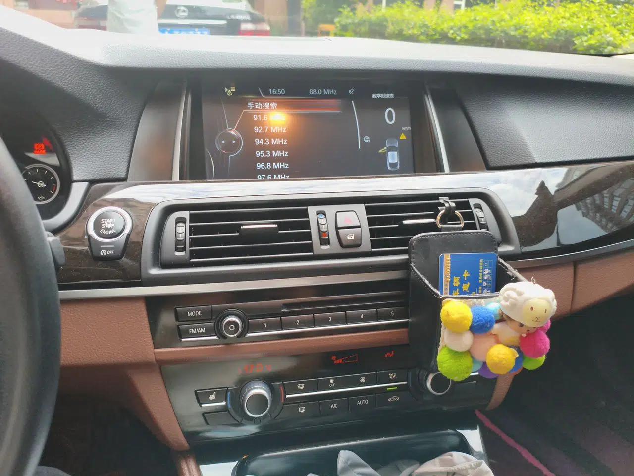 BMW 5 Series 2014 525Li Leading Model — миниатюра 13