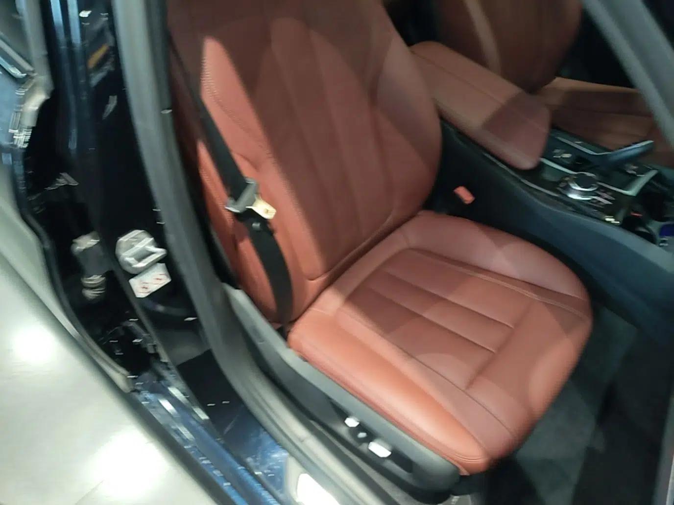 BMW 5 Series 2019 530Li Leading Model M Sport Package — миниатюра 25