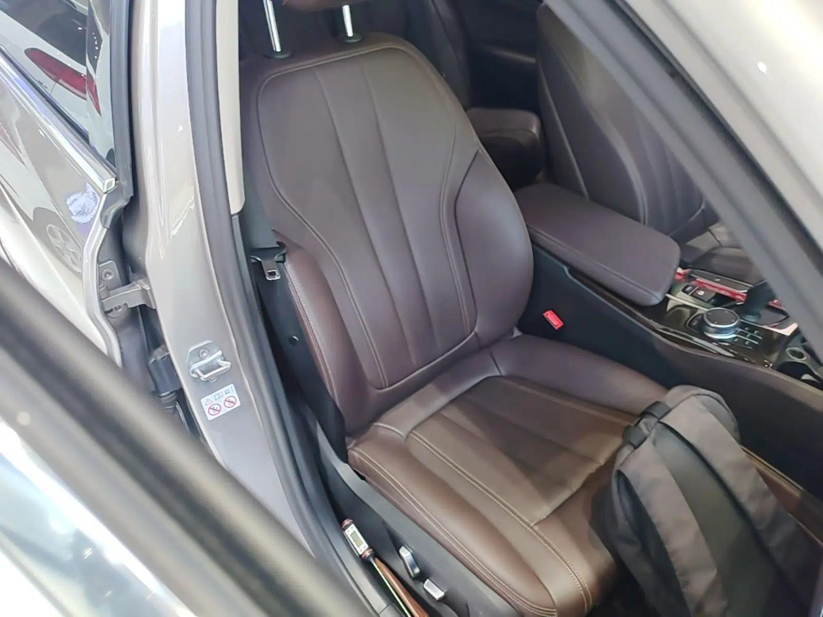 BMW 5 Series 2019 Facelifted 525Li Luxury Package — миниатюра 19