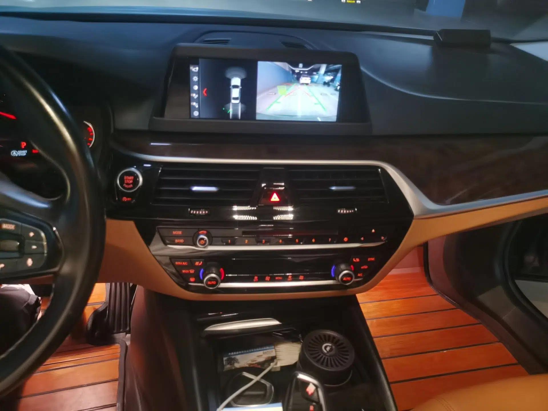 BMW 5 Series 2018 528Li Launch Special Edition — миниатюра 13