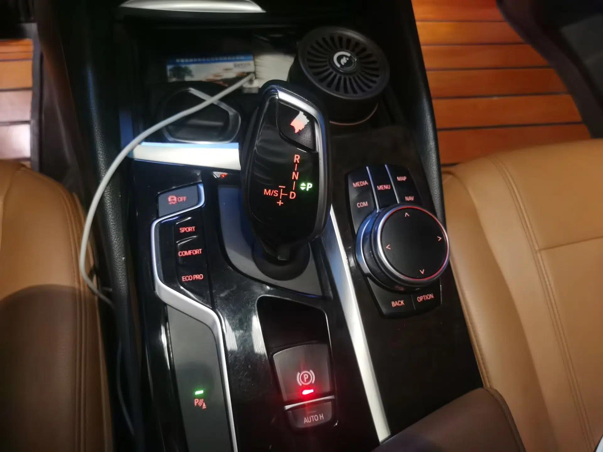 BMW 5 Series 2018 528Li Launch Special Edition — миниатюра 14