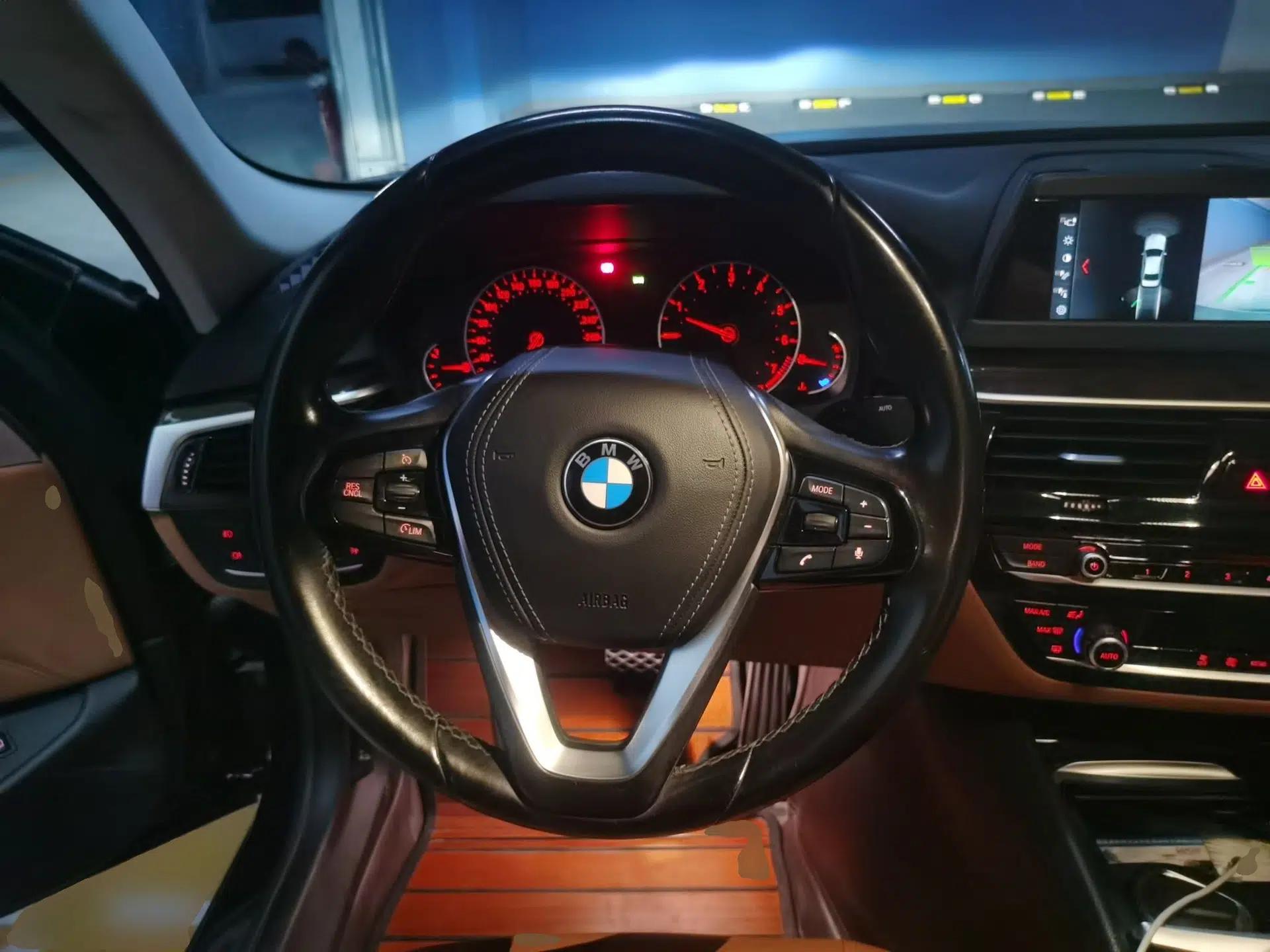 BMW 5 Series 2018 528Li Launch Special Edition — миниатюра 10