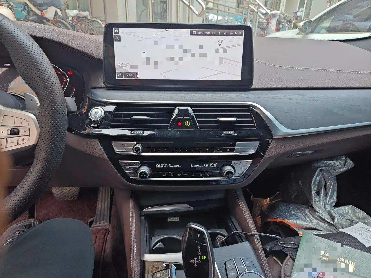 BMW 5 Series 2022 Second Facelift 530Li Leading Edition Luxury Package — миниатюра 13