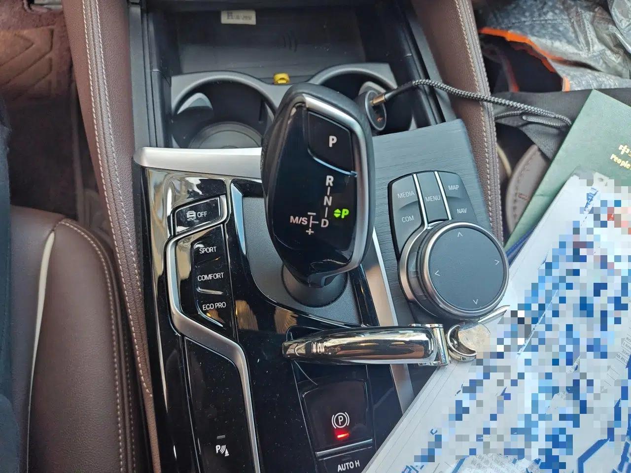 BMW 5 Series 2022 Second Facelift 530Li Leading Edition Luxury Package — миниатюра 14