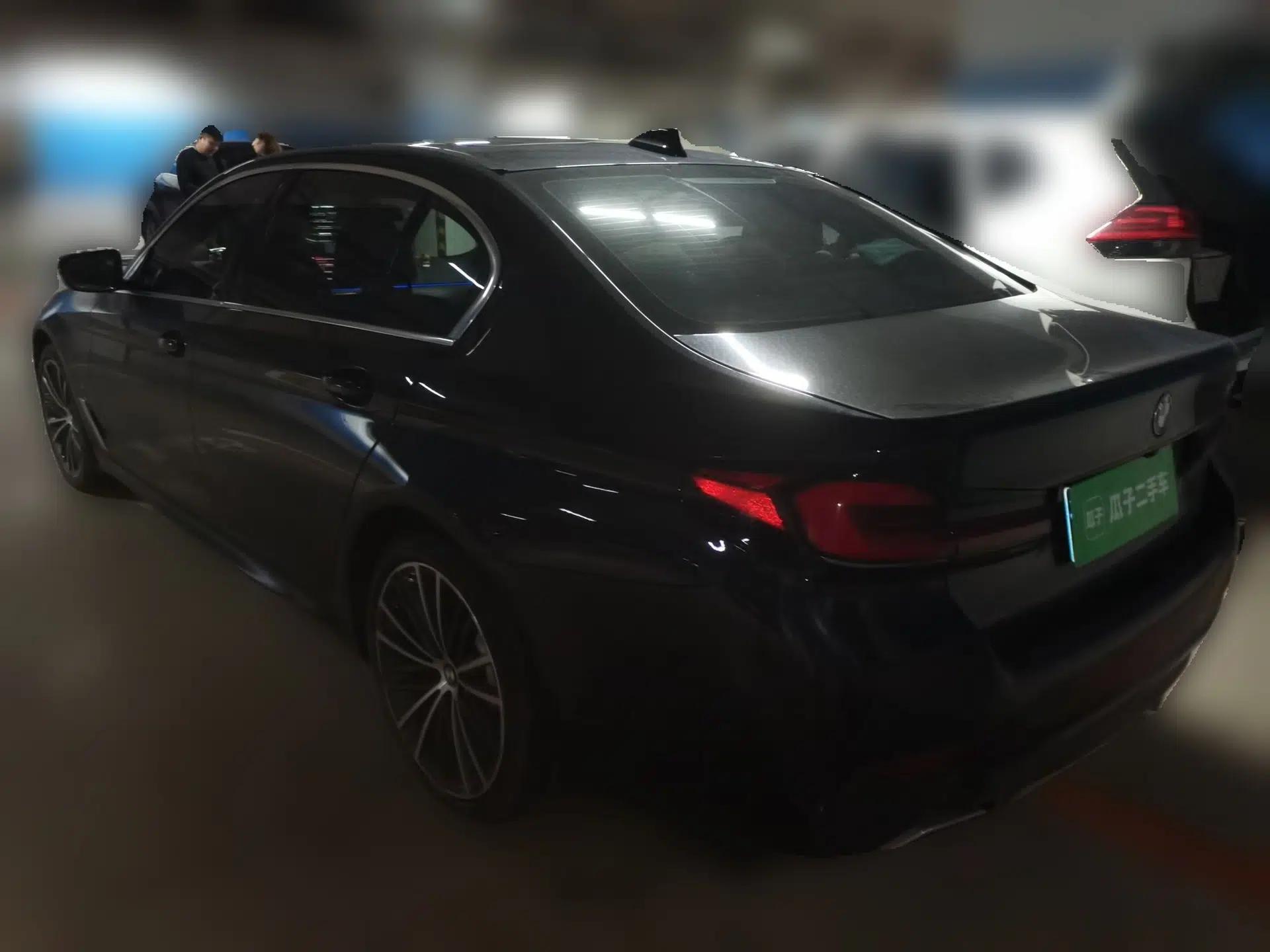 BMW 5 Series 2022 Restyled 530Li Leading Edition M Sport Package — миниатюра 4