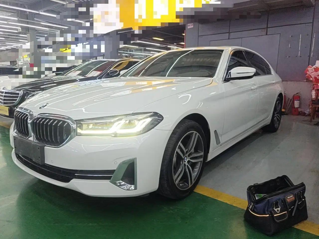 BMW 5 Series 2022 Updated 530Li Leading Edition Luxury Package — миниатюра 1