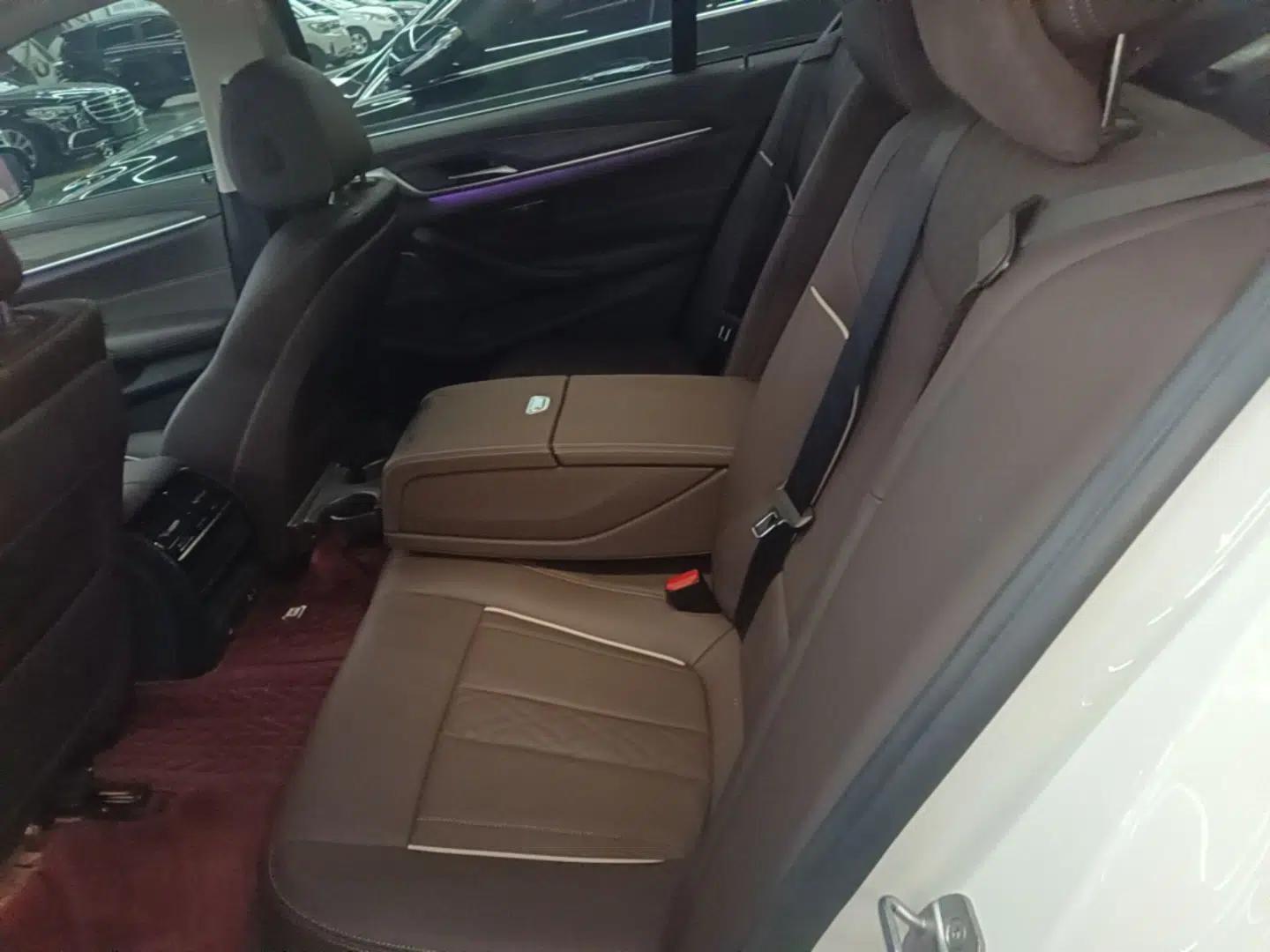 BMW 5 Series 2022 Updated 530Li Leading Edition Luxury Package — миниатюра 25