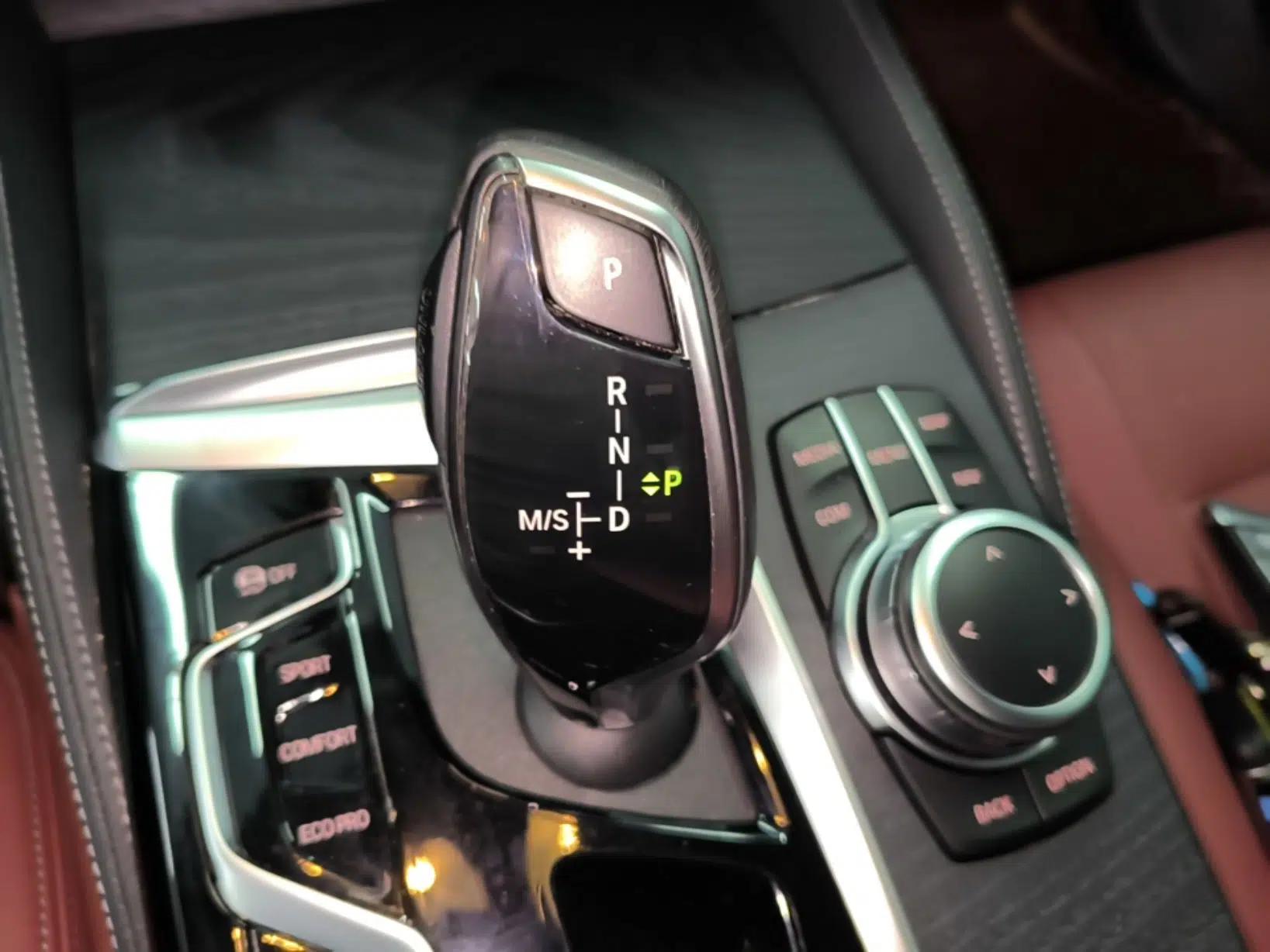 BMW 5 Series 2022 Restyled 530Li Leading Edition M Sport Package — миниатюра 16
