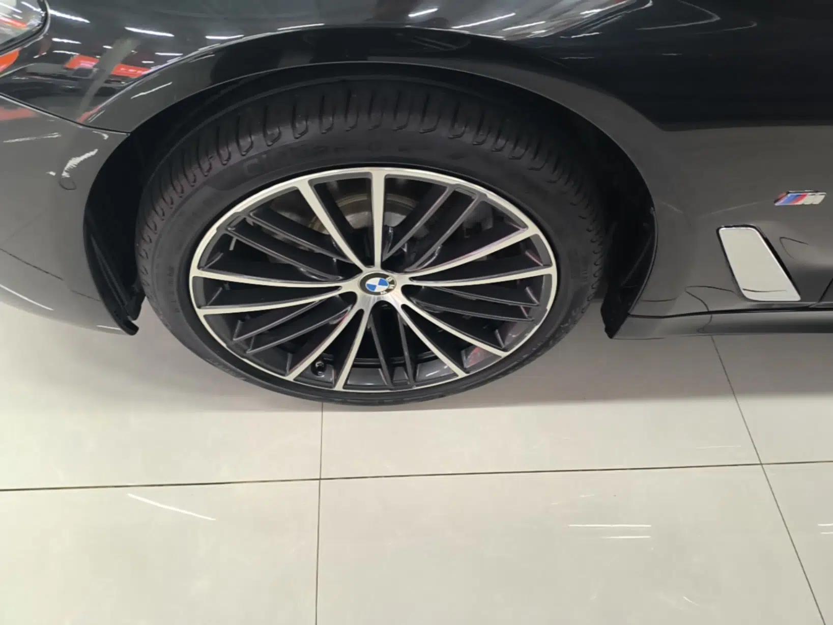 BMW 5 Series 2022 Restyled 530Li Leading Edition M Sport Package — миниатюра 10