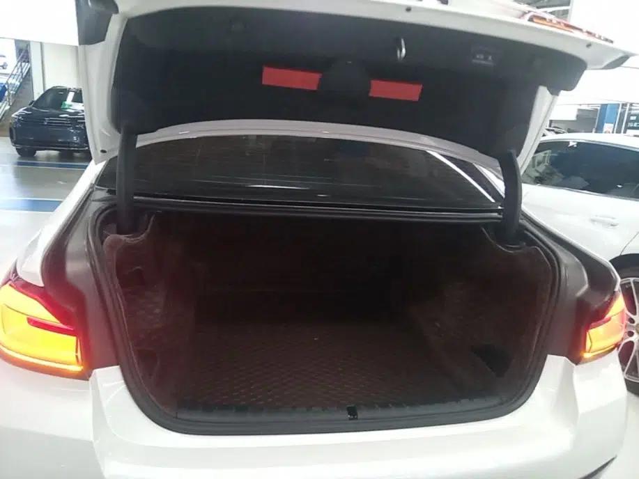 BMW 5 Series 2023 530Li Luxury Edition M Sport Package — миниатюра 22