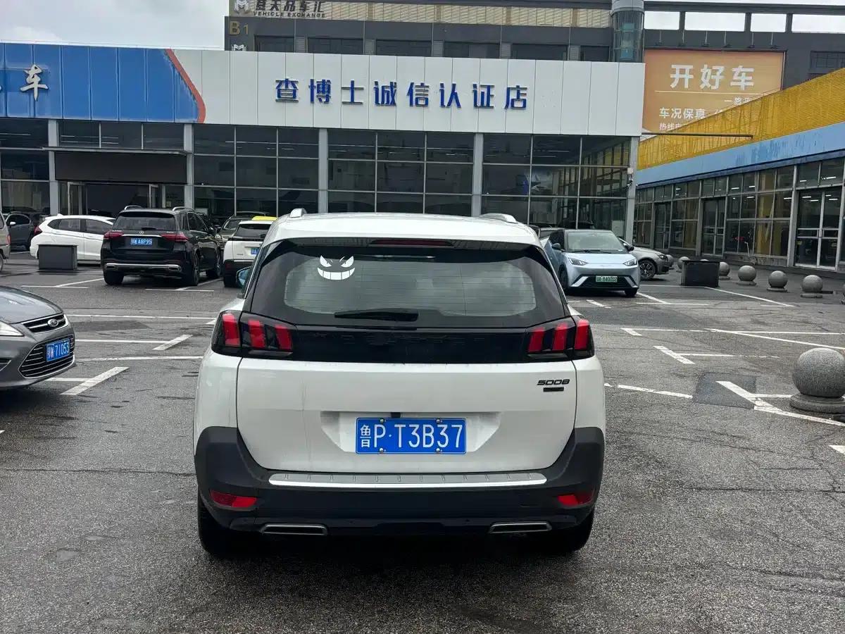 Peugeot 5008 2023 400THP True Love Edition 5-seater — миниатюра 5