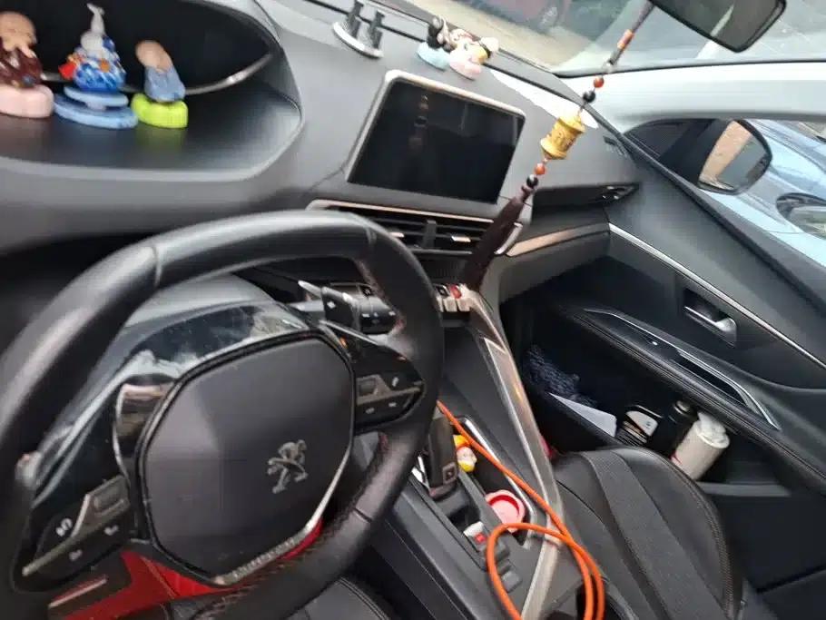 Peugeot 5008 2017 380THP 5-seater Elite Edition — миниатюра 13