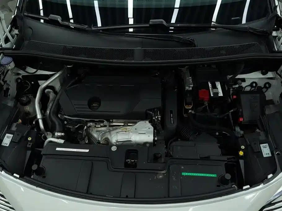 Peugeot 5008 2023 400THP Beloved Full House Edition 7-Seater — миниатюра 11
