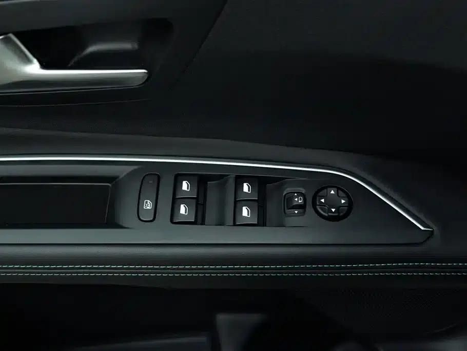 Peugeot 5008 2023 400THP Beloved Full House Edition 7-Seater — миниатюра 16
