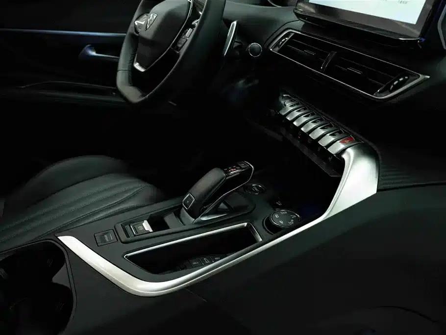 Peugeot 5008 2023 400THP Beloved Full House Edition 7-Seater — миниатюра 21