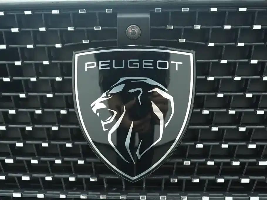 Peugeot 5008 2023 400THP Beloved Full House Edition 7-Seater — миниатюра 7