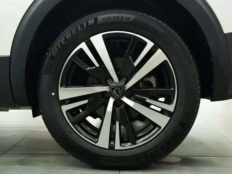 Peugeot 5008 2023 400THP Beloved Full House Edition 7-Seater — миниатюра 8