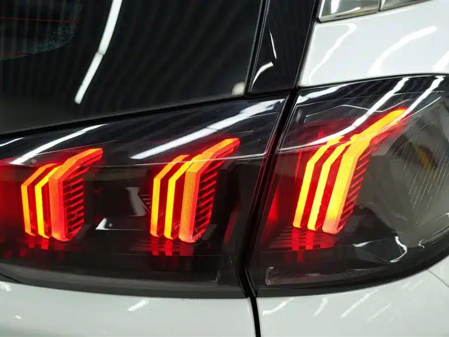 Peugeot 5008 2023 400THP Beloved Full House Edition 7-Seater — миниатюра 10