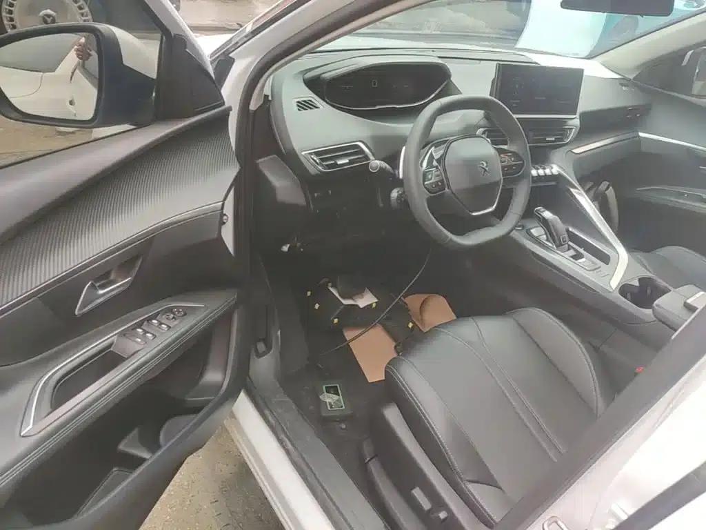 Peugeot 5008 2021 400THP 7-seater Performance Edition — миниатюра 16
