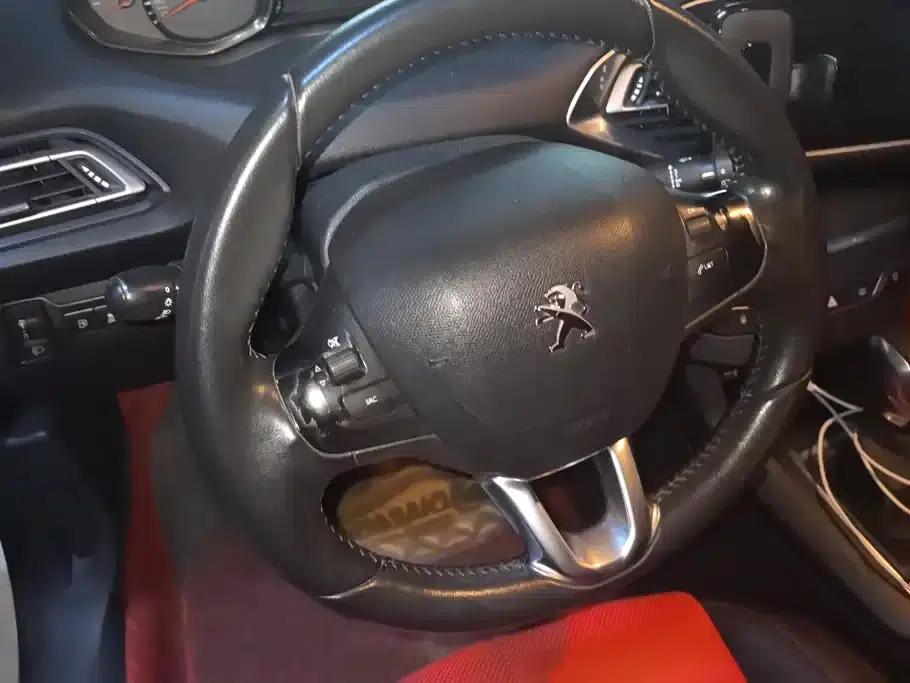 Peugeot 308S 2015 1.2T Automatic Sporty Edition — миниатюра 15