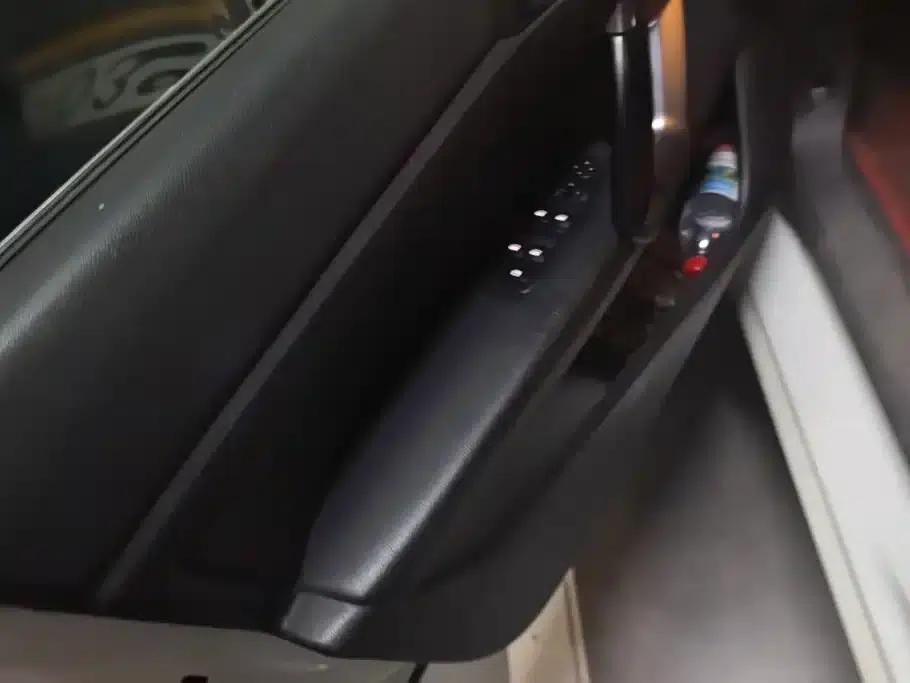 Peugeot 308S 2015 1.2T Automatic Sporty Edition — миниатюра 7