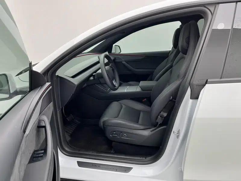 Model Y L 2026 Standard Edition — миниатюра 20