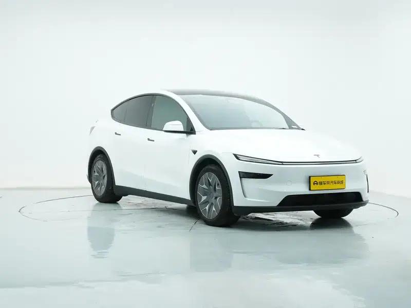 Model Y L 2026 Standard Edition — миниатюра 3