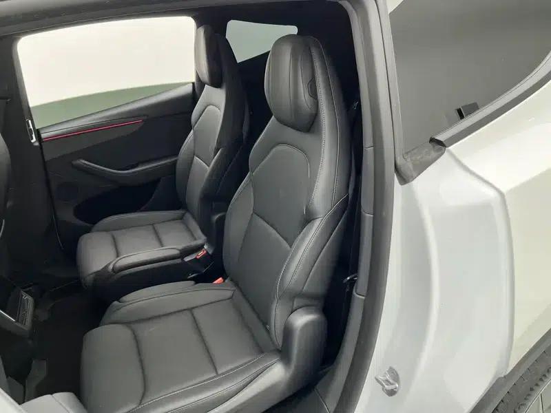 Model Y L 2026 Standard Edition — миниатюра 24