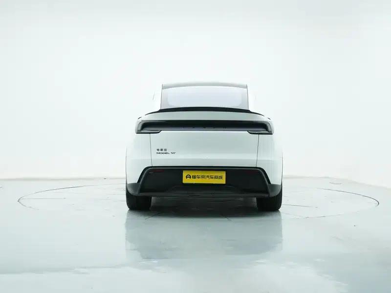 Model Y L 2026 Standard Edition — миниатюра 6
