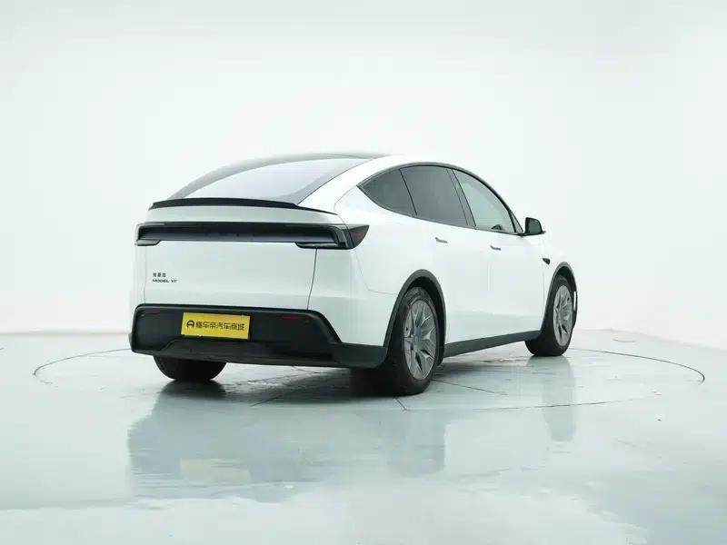 Model Y L 2026 Standard Edition — миниатюра 7