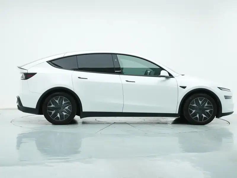 Model Y L 2026 Standard Edition — миниатюра 8