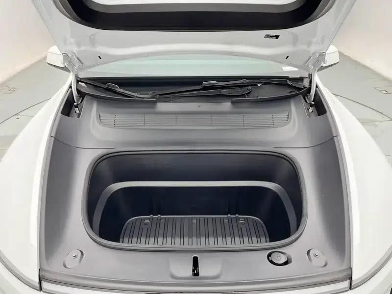 Model Y L 2026 Standard Edition — миниатюра 10