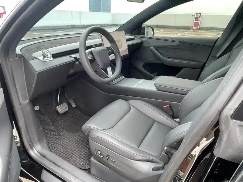 Model Y L 2026 Standard Edition — миниатюра 12