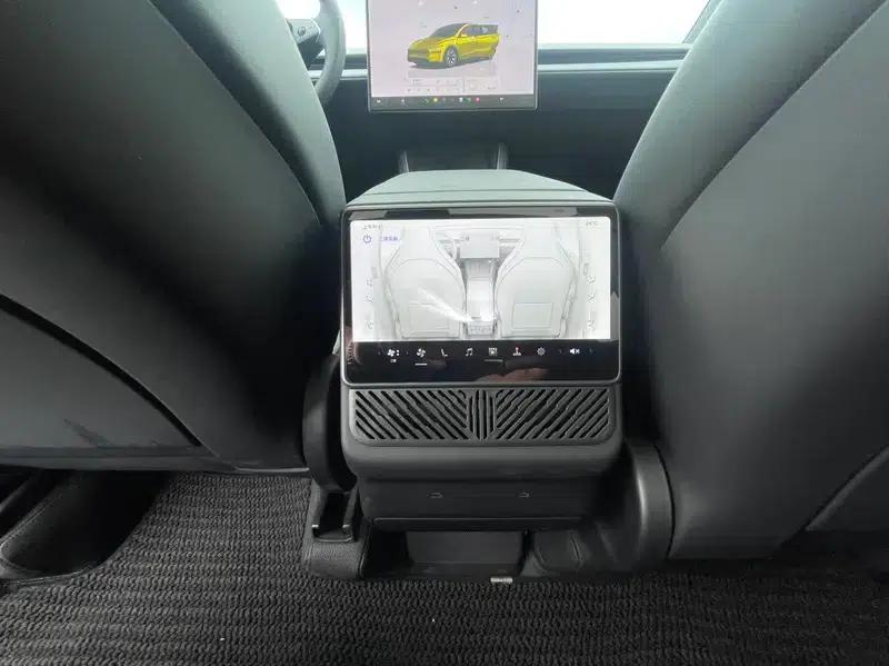 Model Y L 2026 Standard Edition — миниатюра 15
