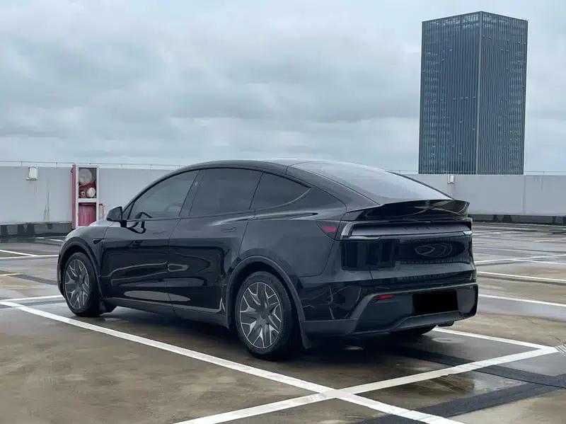 Model Y L 2026 Standard Edition — миниатюра 4
