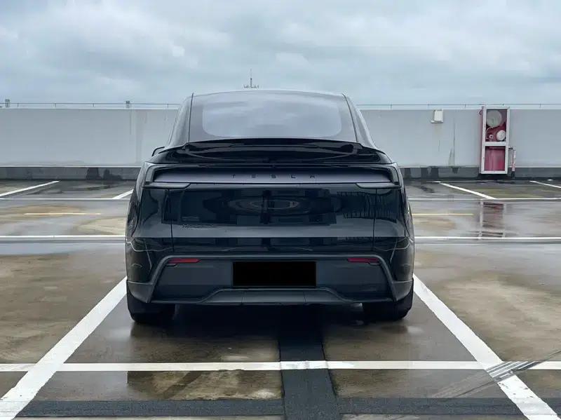 Model Y L 2026 Standard Edition — миниатюра 5