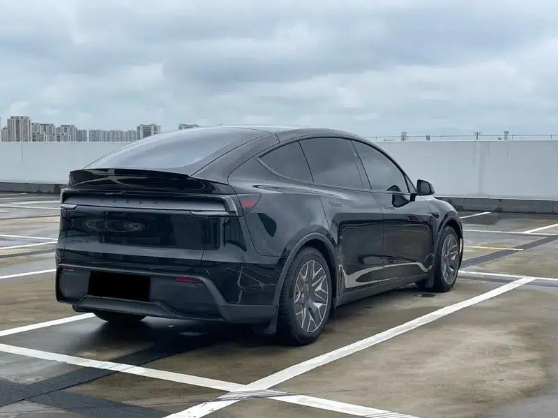 Model Y L 2026 Standard Edition — миниатюра 6